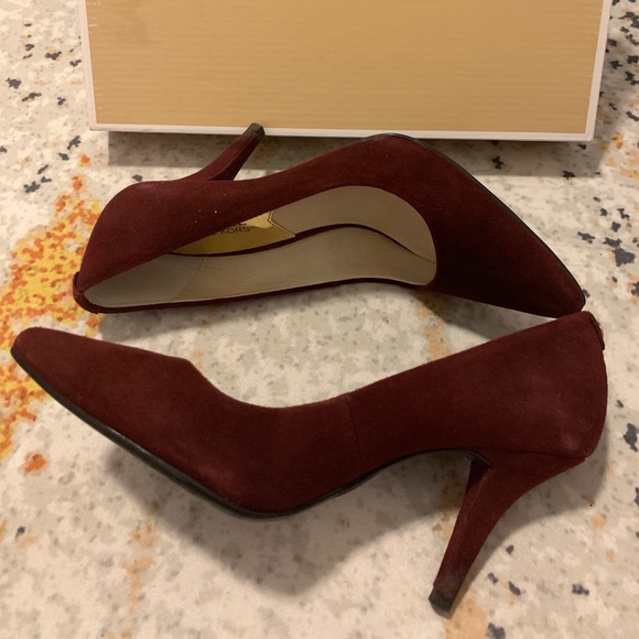 Heels - Picture 2 of 2